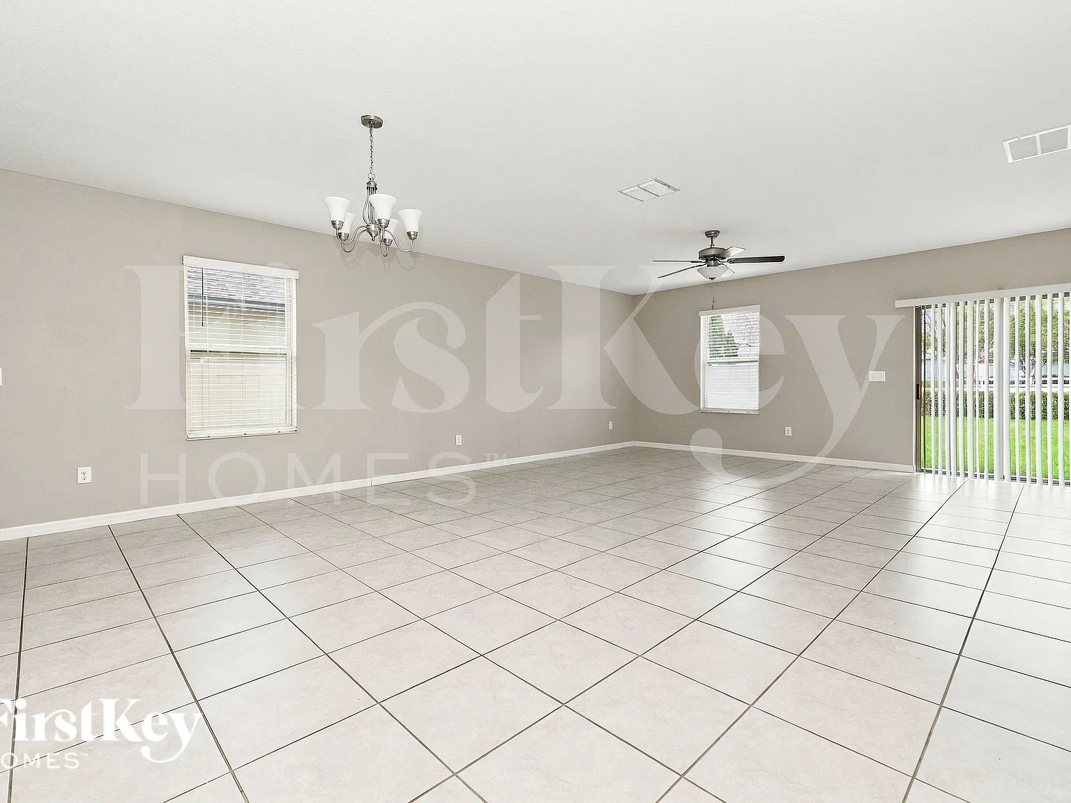 5 bed, 2.5 bath, 2949 sqft, $2,380 — Photo 4