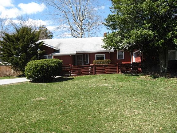 4th image of 247 N River Dr