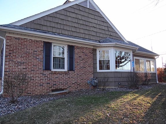5th image of 218 Hillside Ct