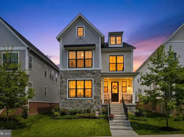 23135 Glenwood Heights Cir, Ashburn, VA 20148