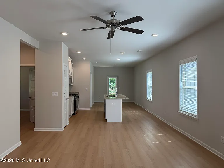 410 Hidden Reed Ct — Photo 3