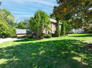 4 Hobbs Pl, Greensboro, NC 27403