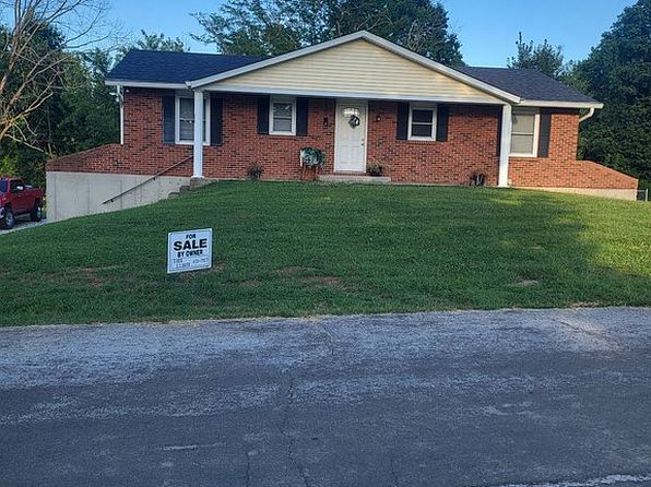 212 Meadowlake Dr