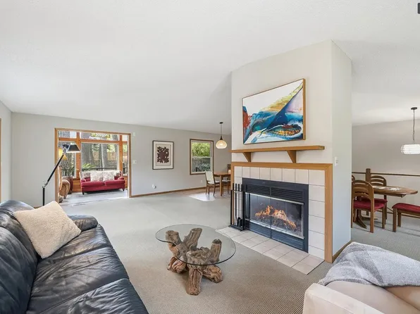 15213 Boulder Creek Dr, Minnetonka, MN 55345