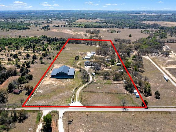 4th image of 359 N County Line Rd