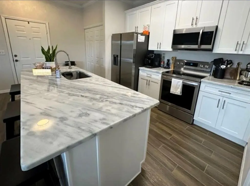 2 bed, 2.0 bath, 1017 sqft, $1,875 — Photo 4