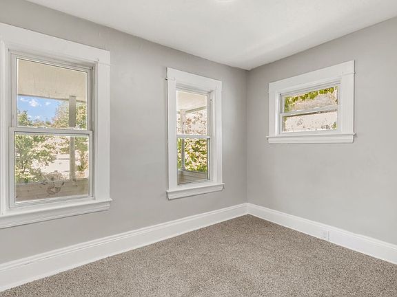 5th image of 9607 Sophia Ave #4