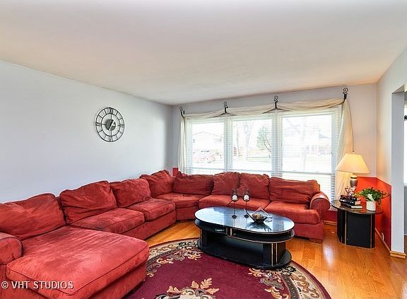 2nd image of 165 Lancaster Ln