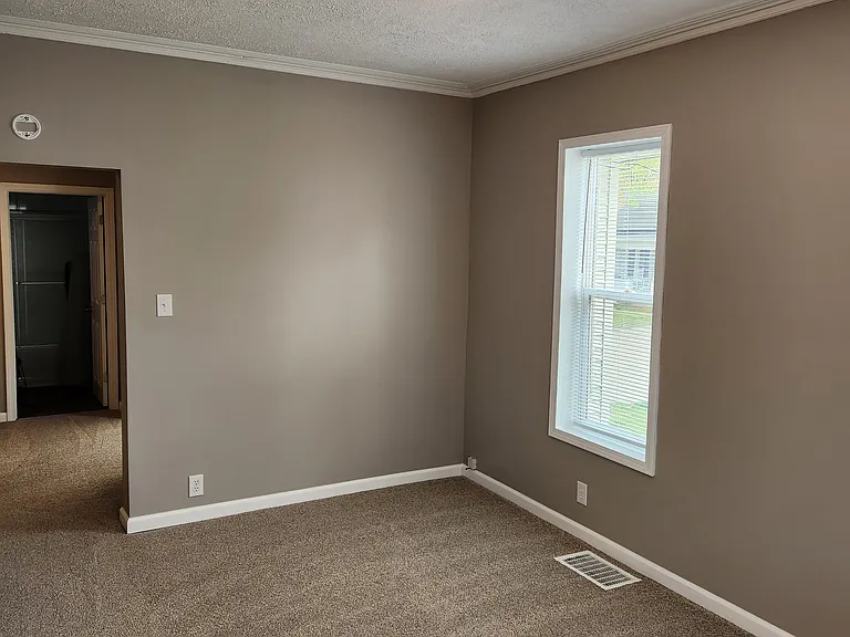 1025 Morrison Ave — Photo 17