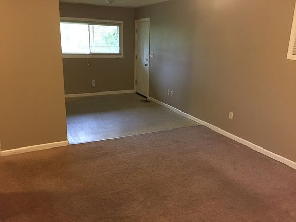 3rd image of 8720 Desoto Dr