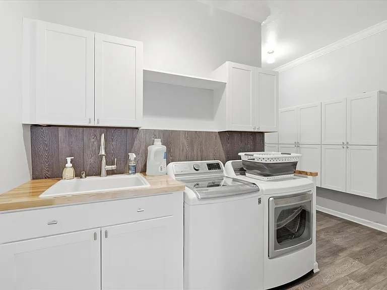 2371 Coral Point Dr — Photo 5