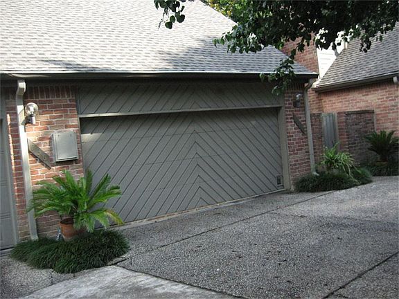 4th image of 234 Sugarberry Cir