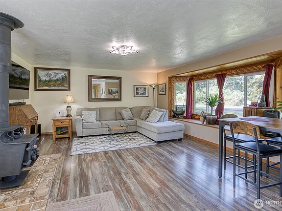 4th image of 248 NW ensign Avenue