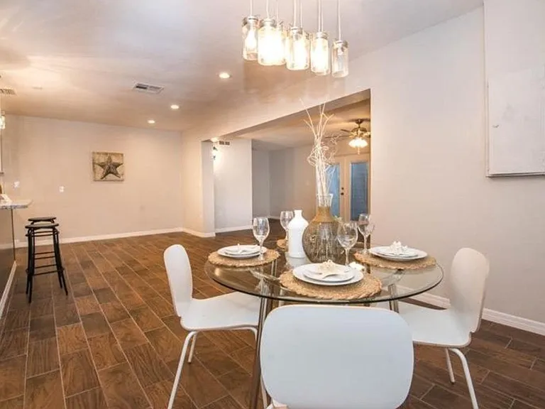 4416 W Prescott St — Photo 4