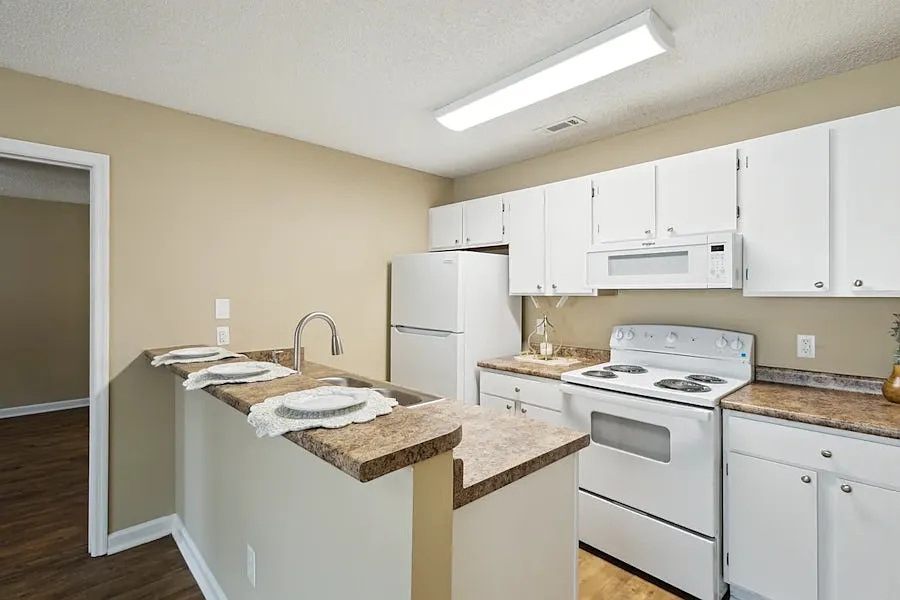 Seasons Apartments