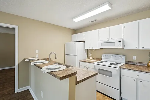 Seasons Apartments Photo 1