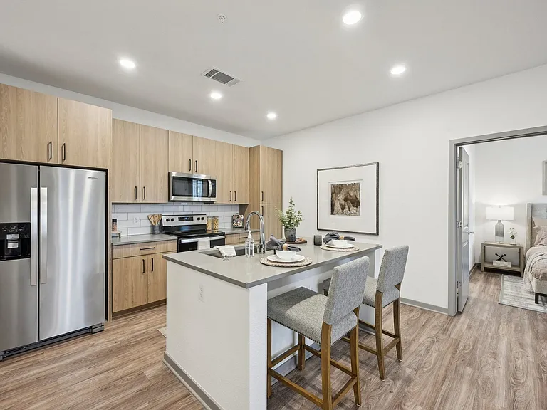 The Garrison Luxury Apartments — Photo 8