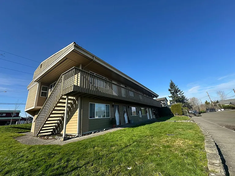 1422 Chestnut St. - 8 Unit — Photo 13