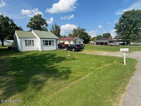 3rd image of 1614 Exeter Ave