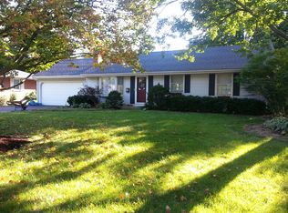 407 Longview Dr, Geneva, IL 60134