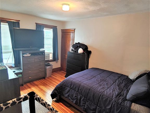 0529211107a_HDR