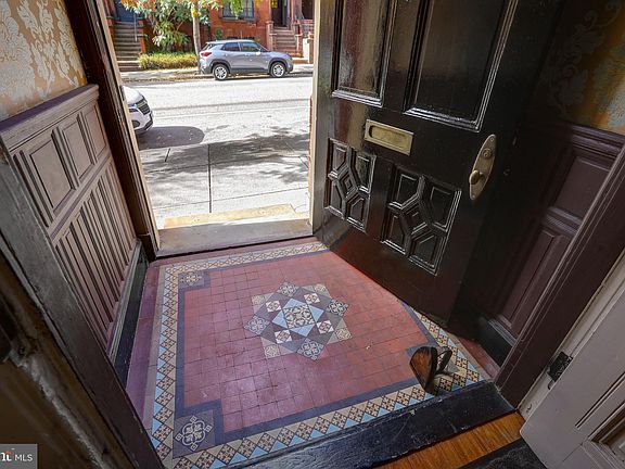 3rd image of 1007 N Calvert St