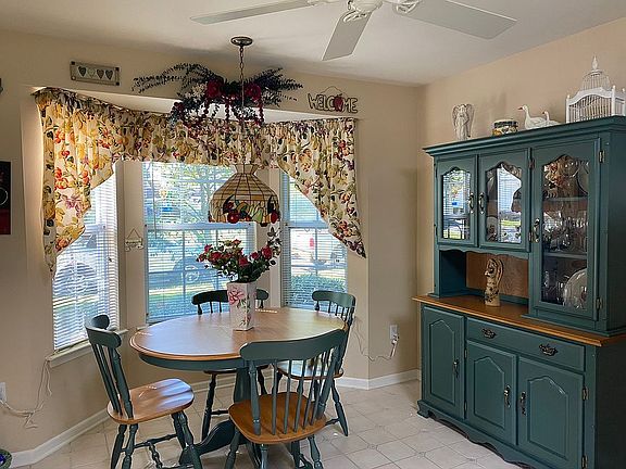 3rd image of 27 Round Valley Ln