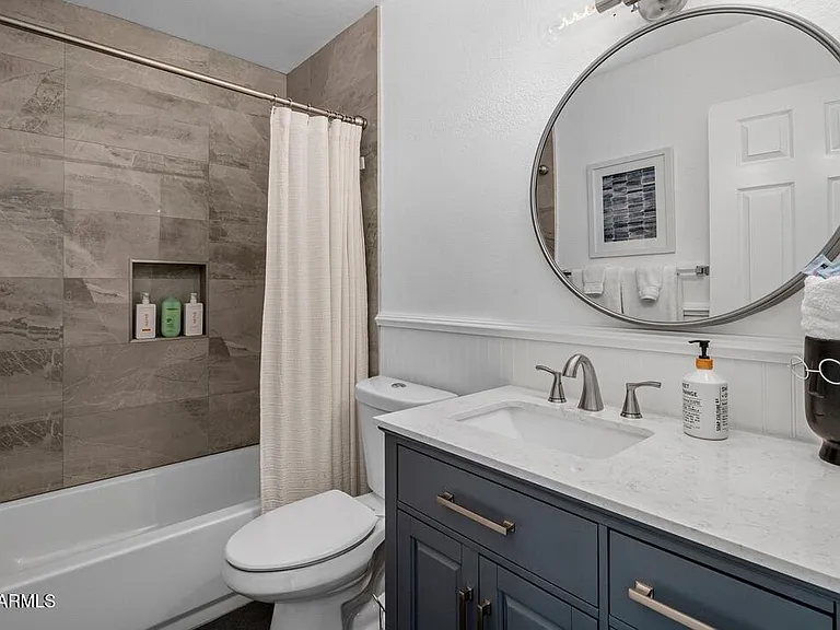 4526 E Paradise Ln — Photo 29