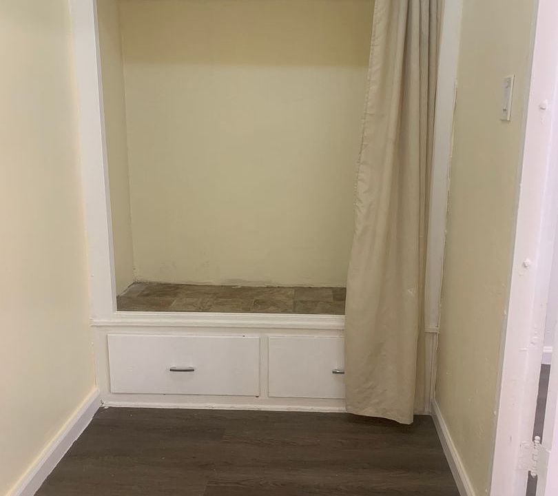 1st image of 1308-1310 12th Ave #106