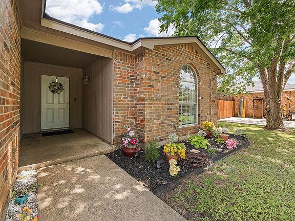 5th image of 1611 Berry Dr