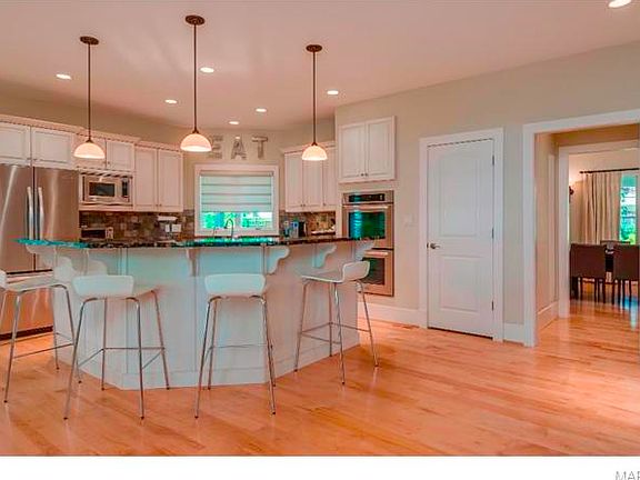 4th image of 808 Avon Ct