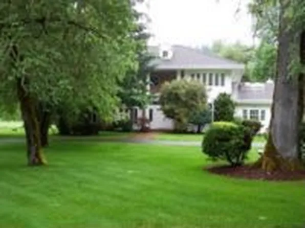 700 Sunny Glen Way, Wolf Creek, OR 97497