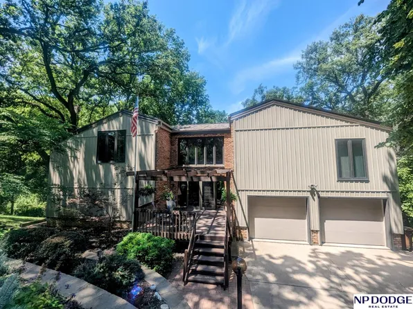 846 Hidden Hills Dr, Bellevue, NE 68005