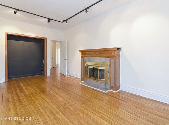 3rd image of 1219 W Lunt Ave APT 3B