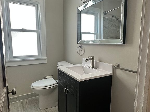 5th image of 1333 Gladys Ave #1DOWN
