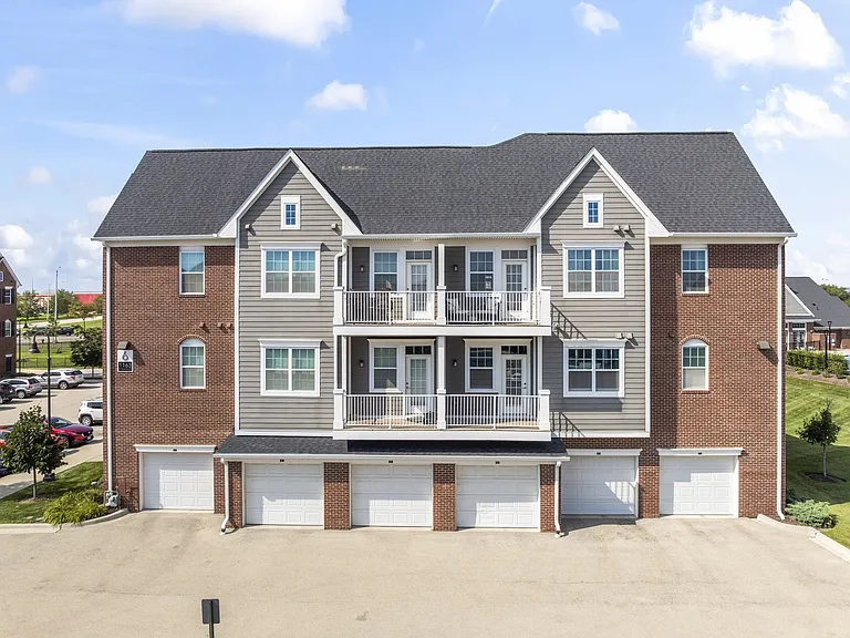 Village Place Apartments — Photo 52