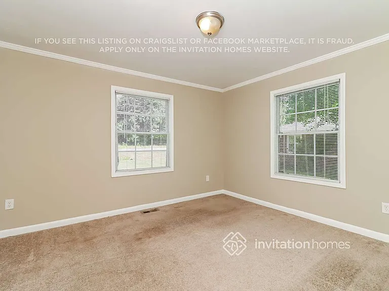 6323 Temple St — Photo 12