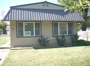 304 S Franklin St, Mentone, IN 46539