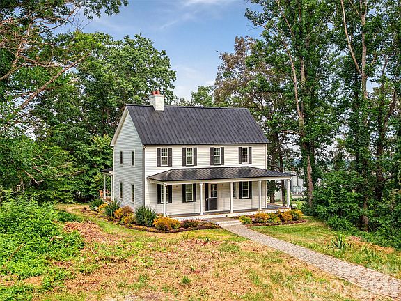 3rd image of 53 Logan Cir