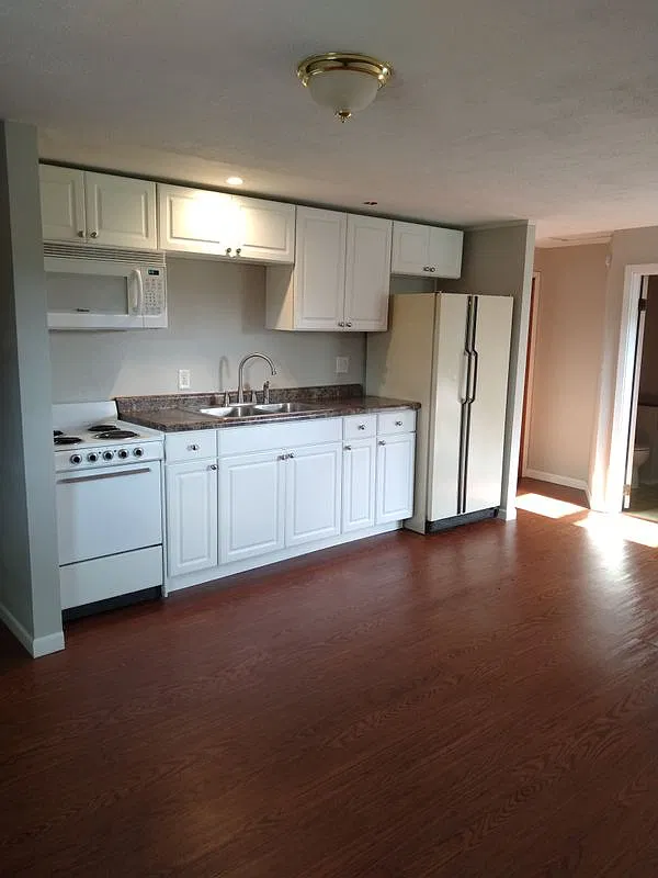 1 bed, 1.0 bath, 460 sqft, $1,075 — Photo 1