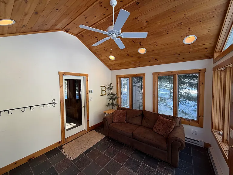 65 Cranberry Hill Rd — Photo 7