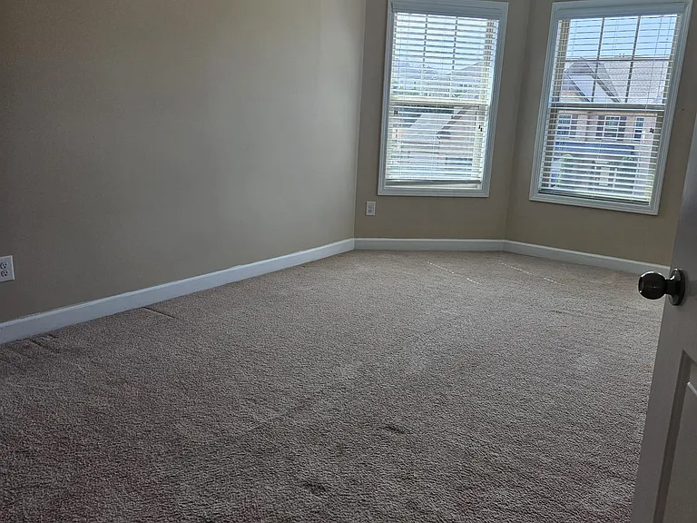second floor Jack and Jill room