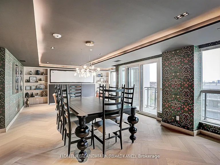 405 Dundas St W #520 — Photo 18