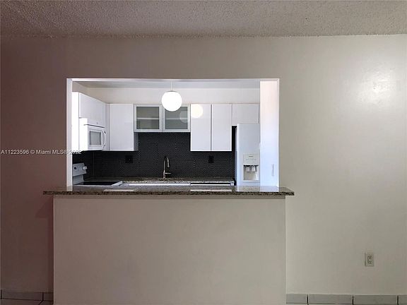 4th image of 9190 Fontainebleau Blvd APT 201