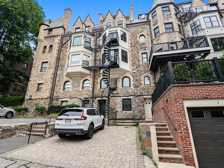 324 Tappan St #2 — Photo 12
