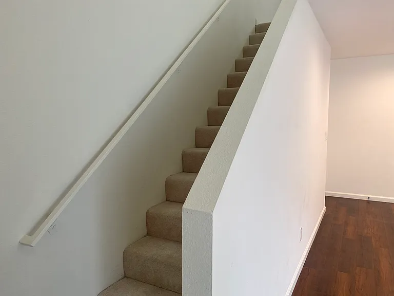 Moorpark Lofts — Photo 15