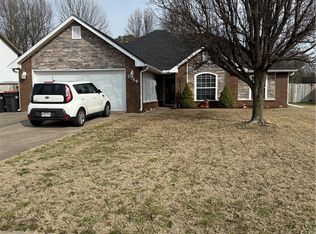 3359 Ryan St, Springdale, AR 72764