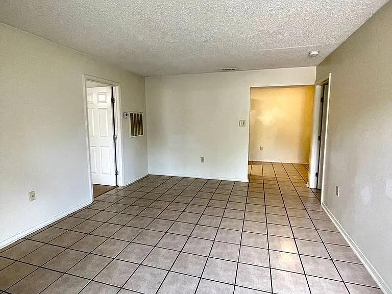 2705 Amanda Dr #A-D — Photo 10