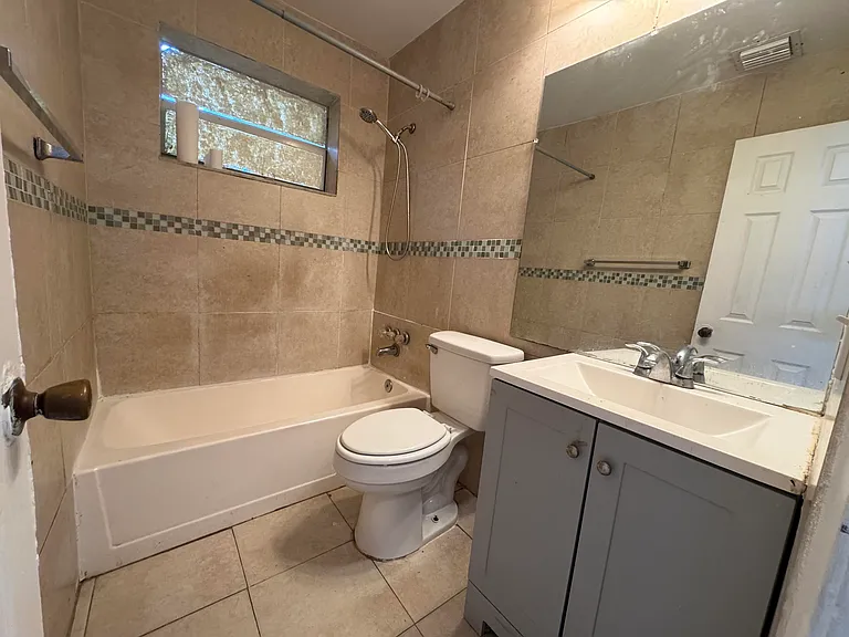 1740 SW 70th Way — Photo 15
