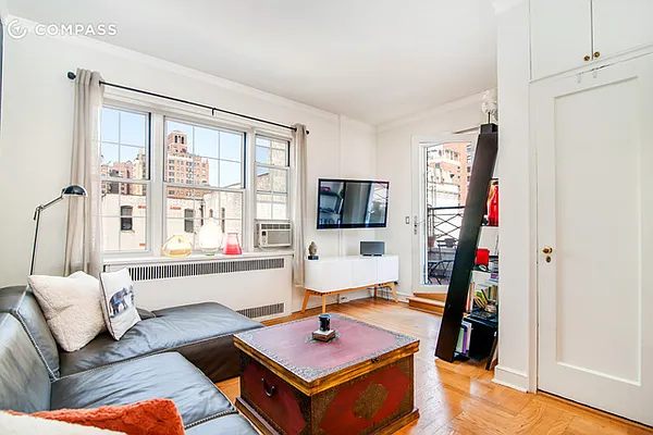 Rented by Compass | media 40